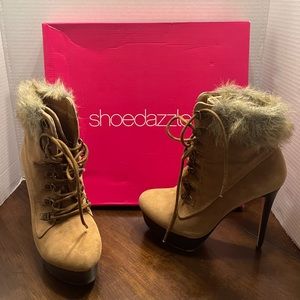 Ankle booties with fur trim